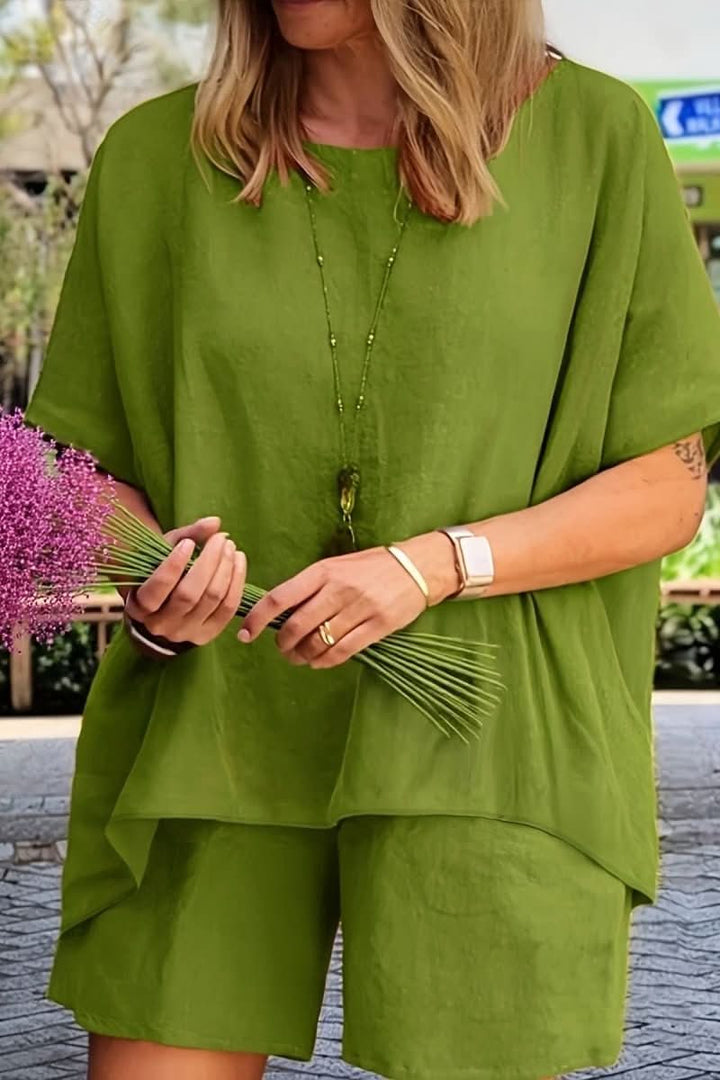 Relaxed fit women's summer co-ord leisure set, a stylish matching shorts outfit for vacation.