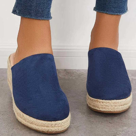 Comfortable slip-on wedge sandals for women, featuring a stylish retro design.