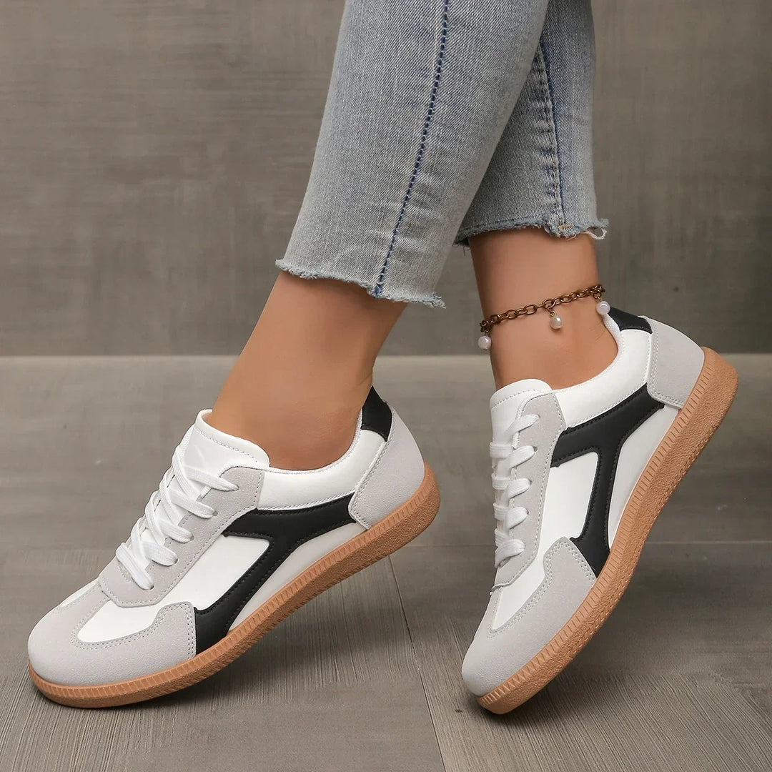 Everyday women's retro sneakers, low-top, cushioned, and designed for casual fashion.