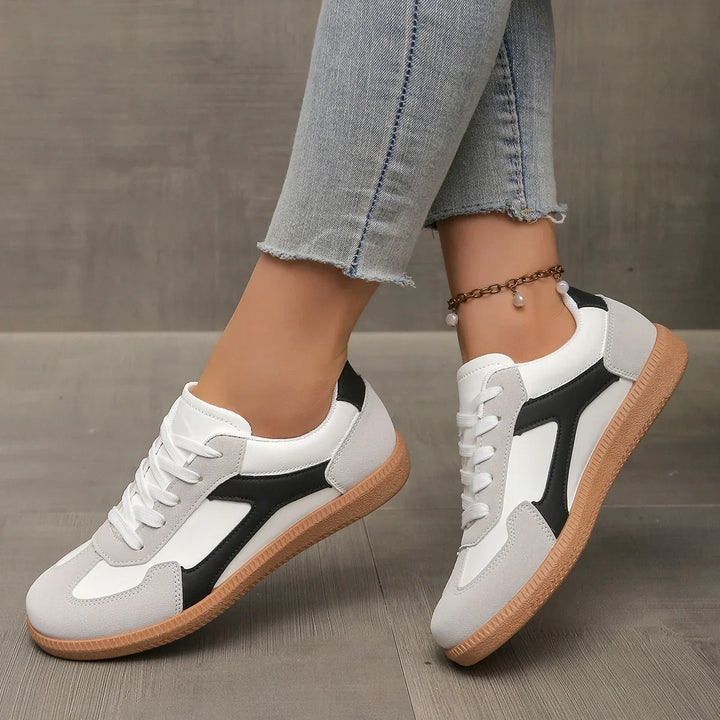 Everyday women's retro sneakers, low-top, cushioned, and designed for casual fashion.