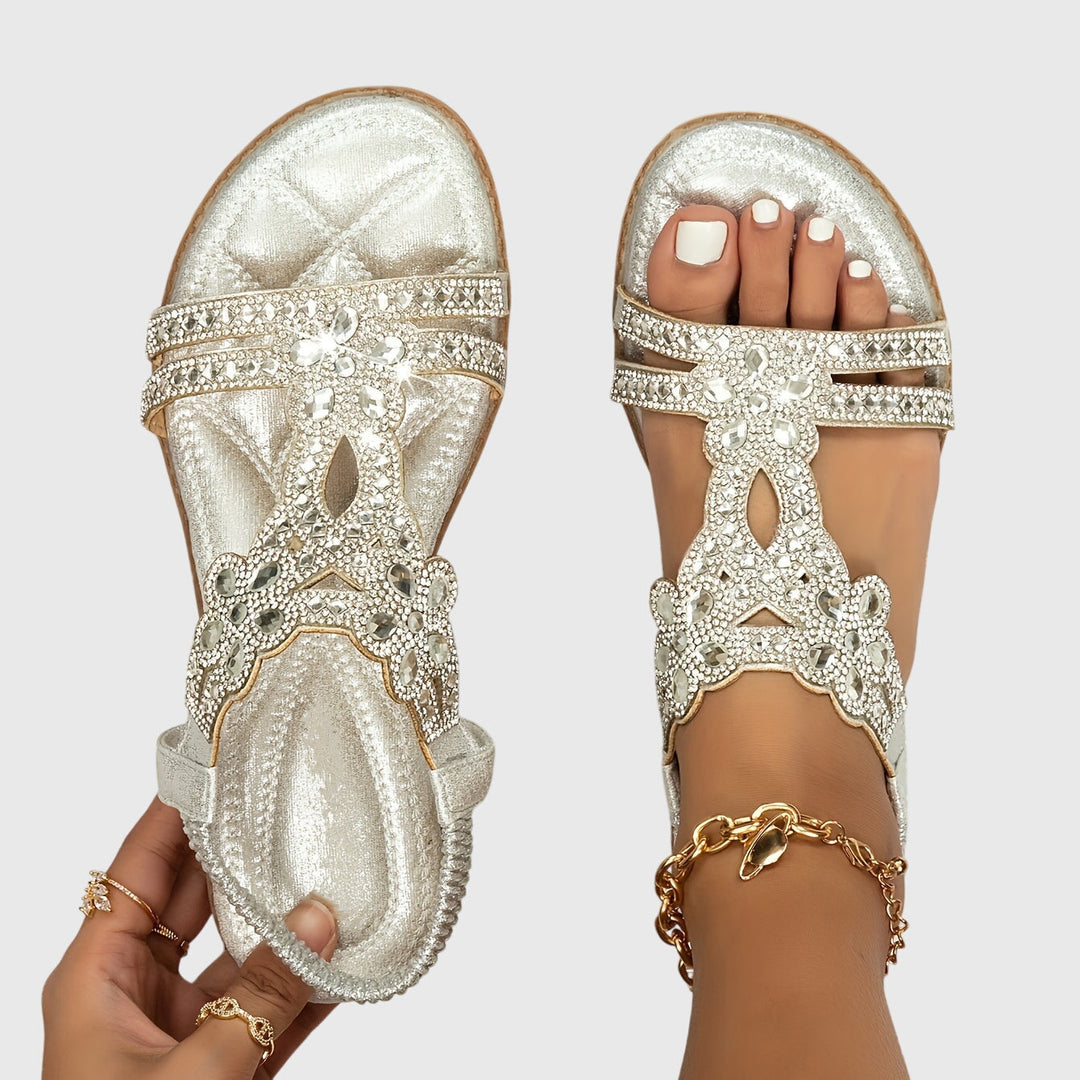 Vacation-ready women's flat sandals, boho and sparkling.