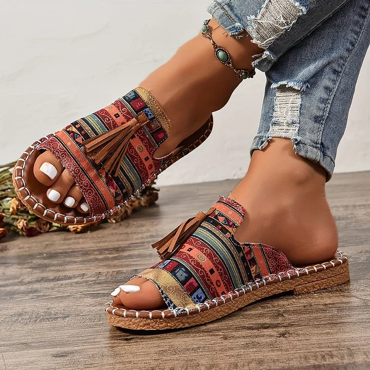 Women's Robin Comfort Flat Sandals, versatile everyday footwear for various summer fashion styles.