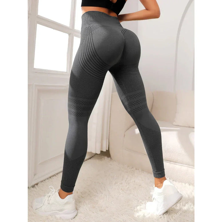 Comfortable stretch women's seamless high-waist leggings, perfect for fitness, gym, and everyday wear.