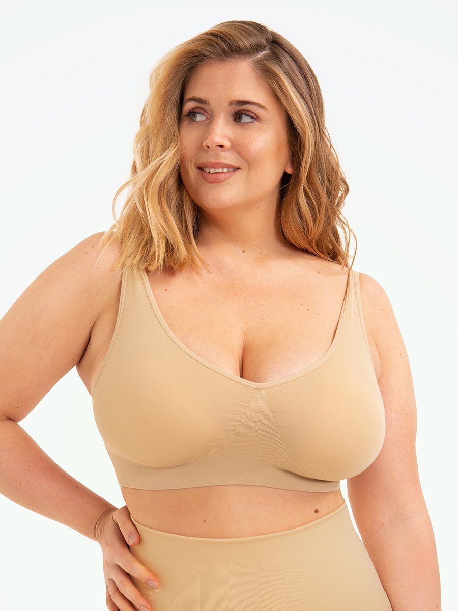 Wire-free, seamless women's sports bra (Elena) for unrestricted comfort & support during any activity.