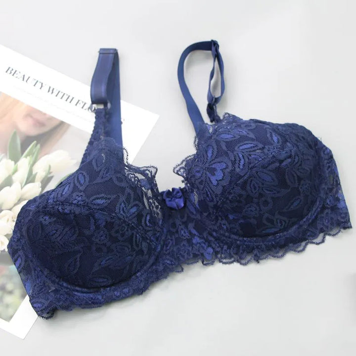 Versatile women's plus-size lace push-up bra, offering support & style for all seasons.