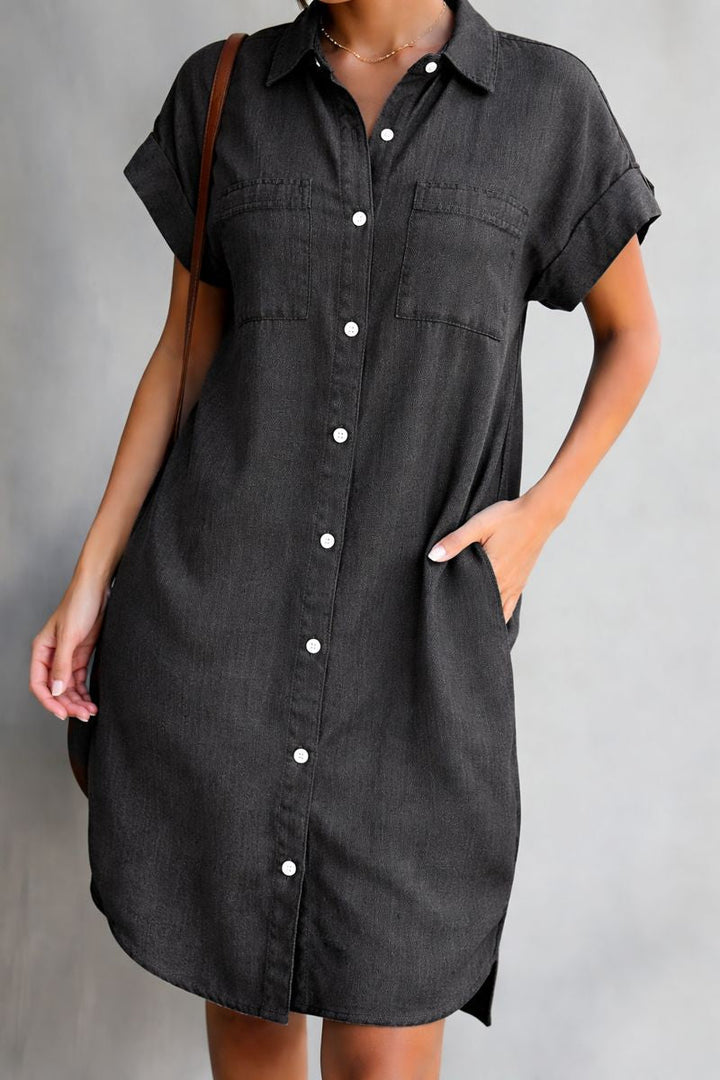 Comfortable and stylish women's midi dress with short sleeves, ideal for warm weather or relaxed outings.