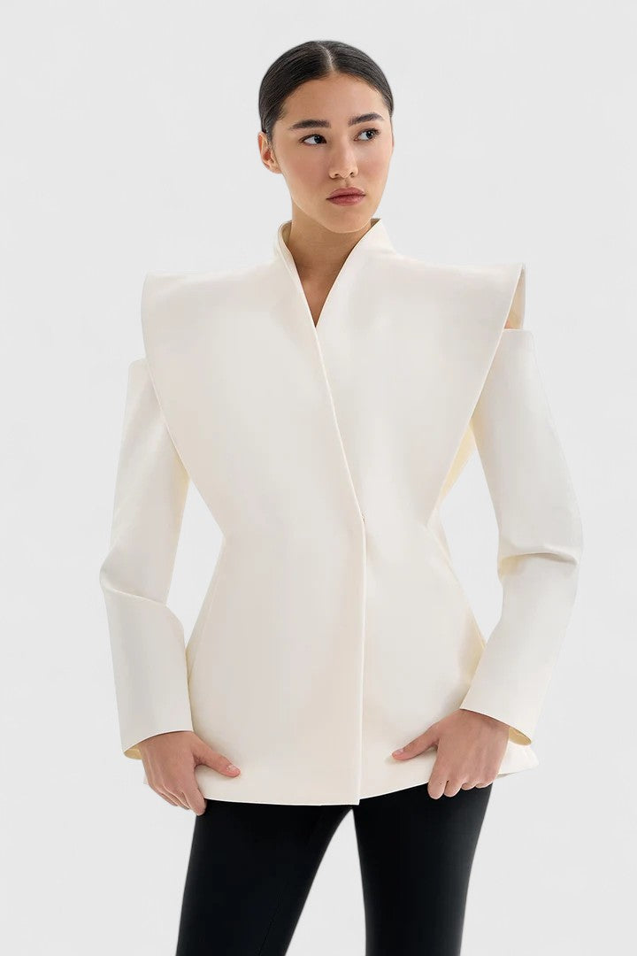Elegant ivory women's tailored blazer, ideal for office wear, evening events, or a chic professional look.
