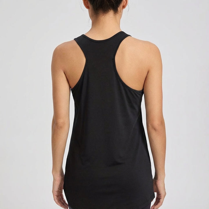 Women's active sleeveless top, "Claire" style, providing unrestricted movement and all-day comfort.