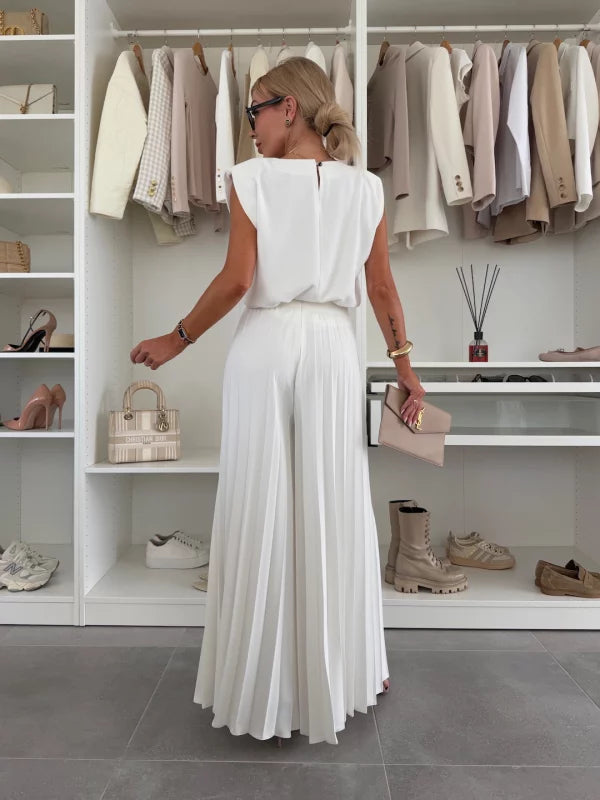 Stylish women's matching set with sleeveless top & wide leg pants for spring/summer fashion.