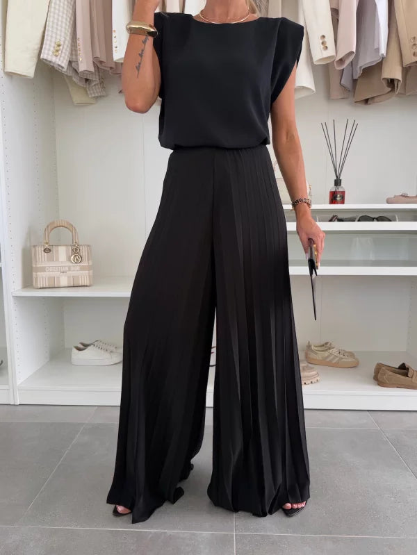 Women's sleeveless top and wide leg pants set. Comfortable, casual, and stylish for spring summer.