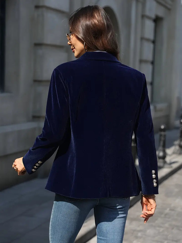 Sophisticated women's slim fit velvet blazer, perfect for adding elegance to any outfit.