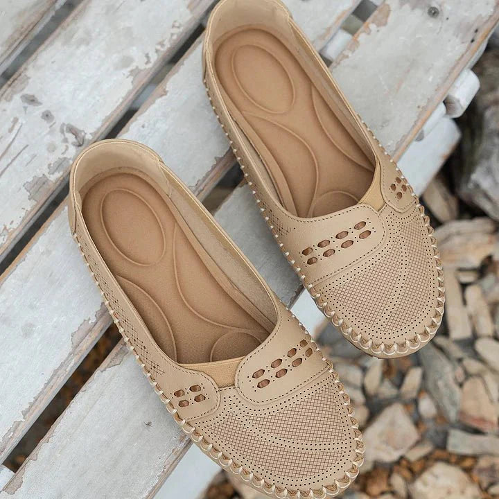 Stylish women's slip-on loafers, offering effortless comfort. Perfect breathable flats for versatile spring/summer outfits.