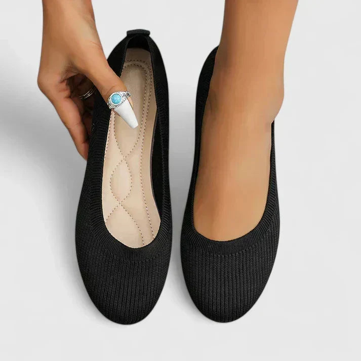 Non-slip women's slip-on walking shoes with ergonomic orthopedic arch support & joint comfort.