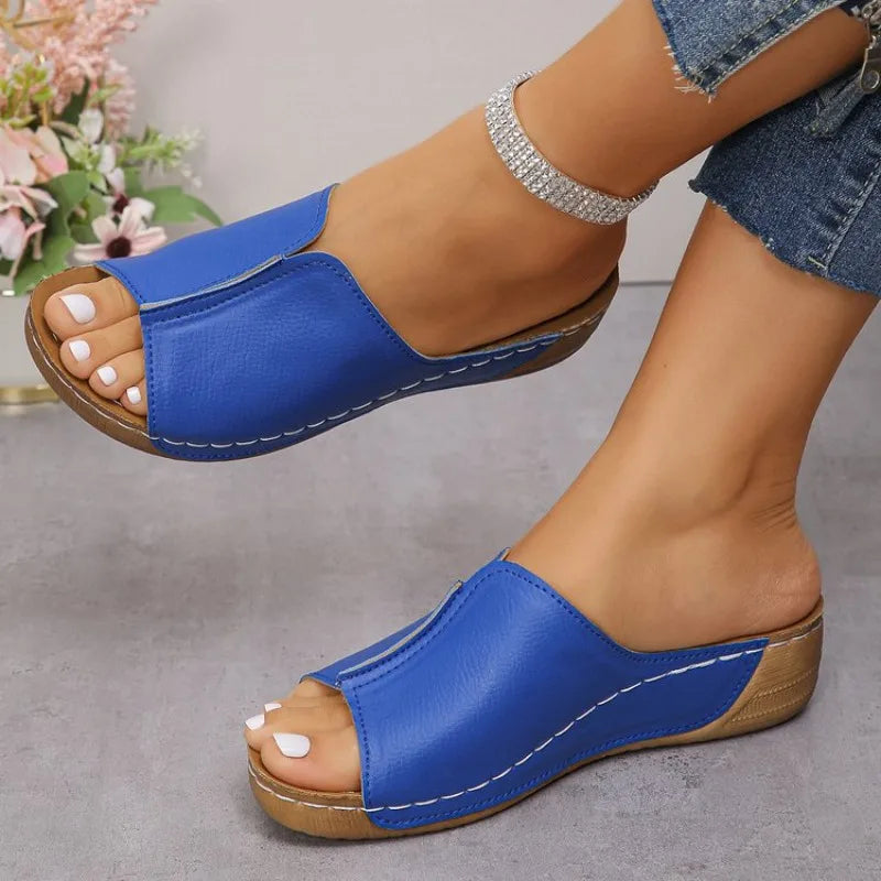 Easy slip-on women's platform wedge sandals, offering comfort & style for everyday outdoor wear.