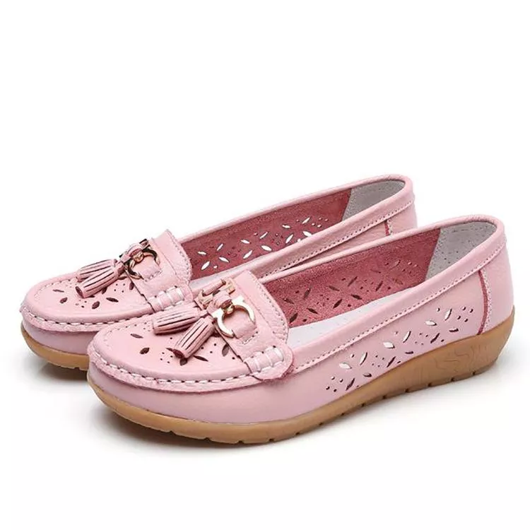 Chic women's moccasin sandals, offering breathable comfort, arch support, and a flexible slip-on design.