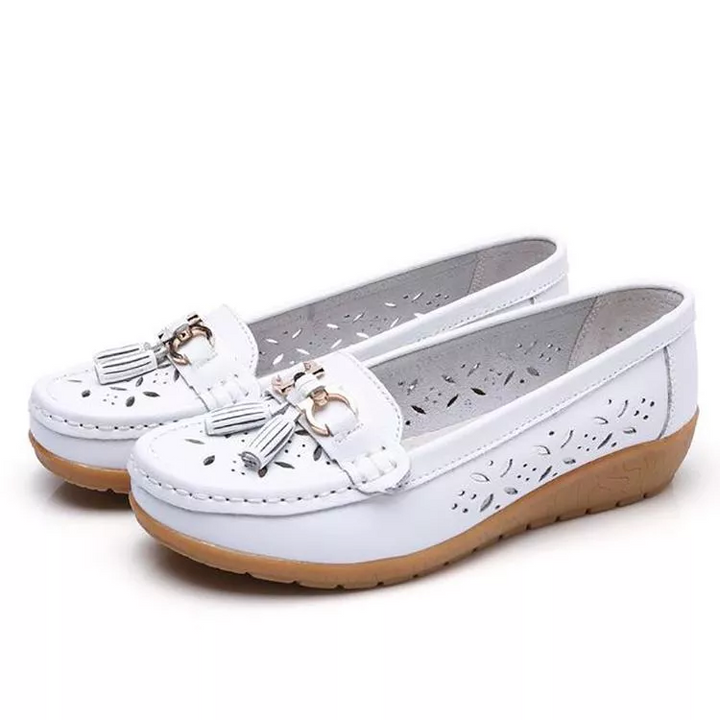 Lightweight women's moccasin sandals, ideal summer shoes for breathable comfort & everyday walking.