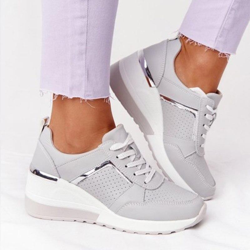 Breathable women's walking sneakers with soft cushioning, anti-slip sole, ideal for everyday comfort.
