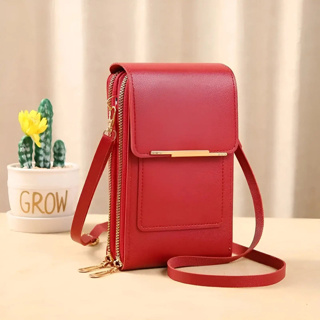 Travel-ready women's anti-theft leather shoulder bag. Secure handbag keeps essentials safe on trips.