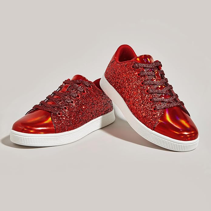 Stylish women's sneakers with dazzling glitter & secure lace-up closure for a trendy look.