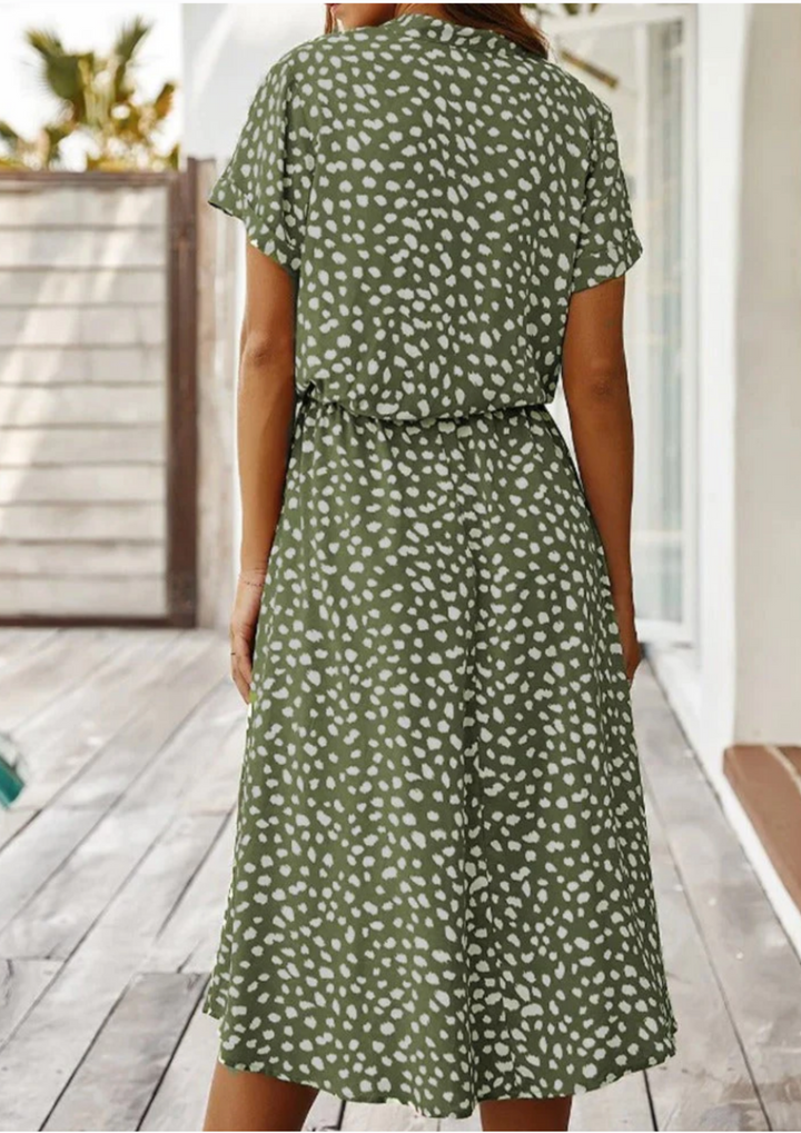 Versatile spotted print midi dress, button-down, adjustable waist for everyday.