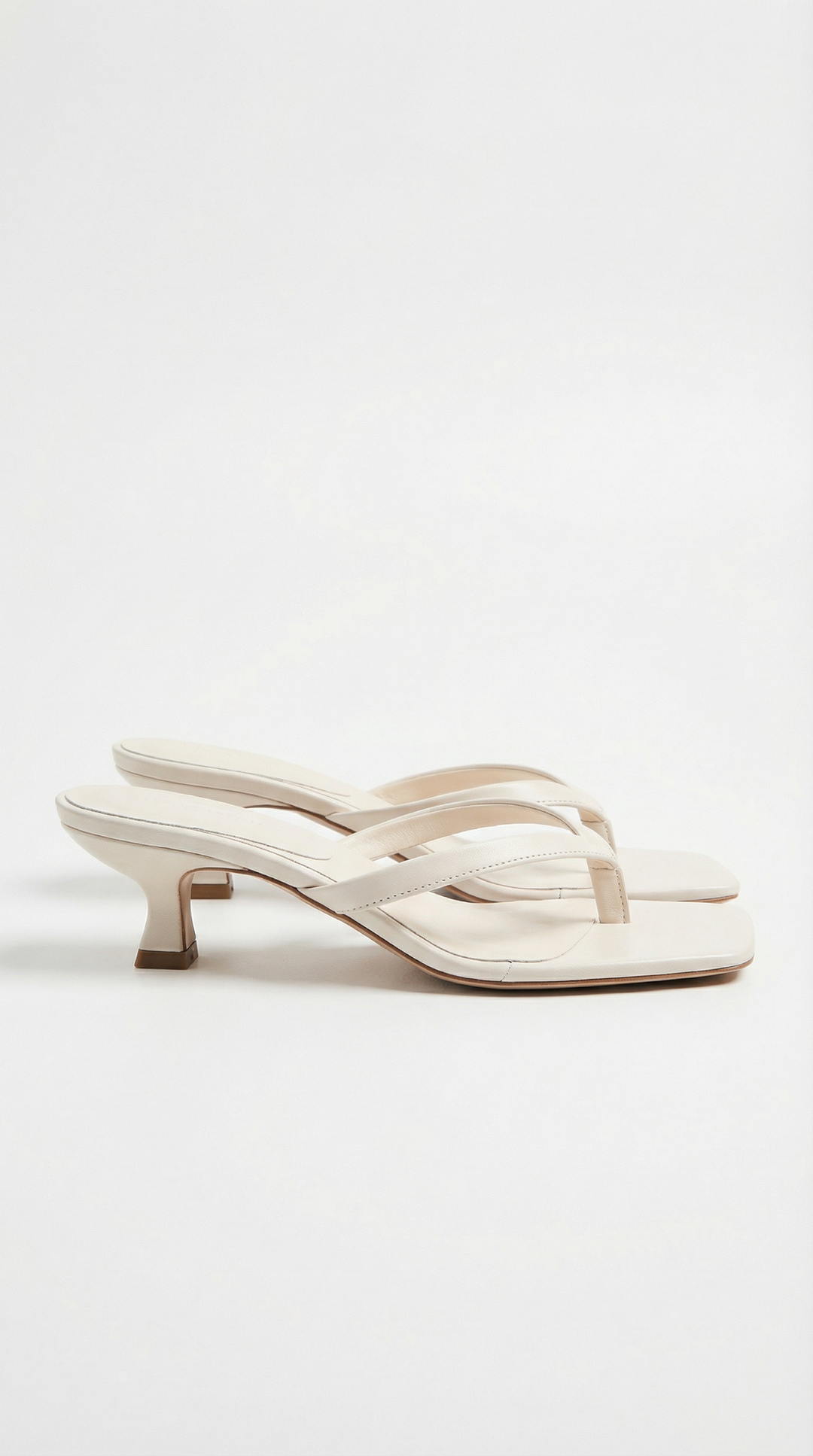 Casual chic women's thong kitten heel sandals, perfect for summer comfort.