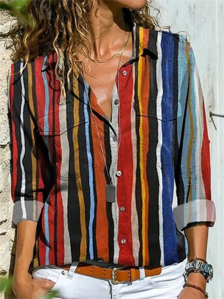 Chic ladies' summer top with a comfortable relaxed fit, versatile fashion for an elegant everyday look.