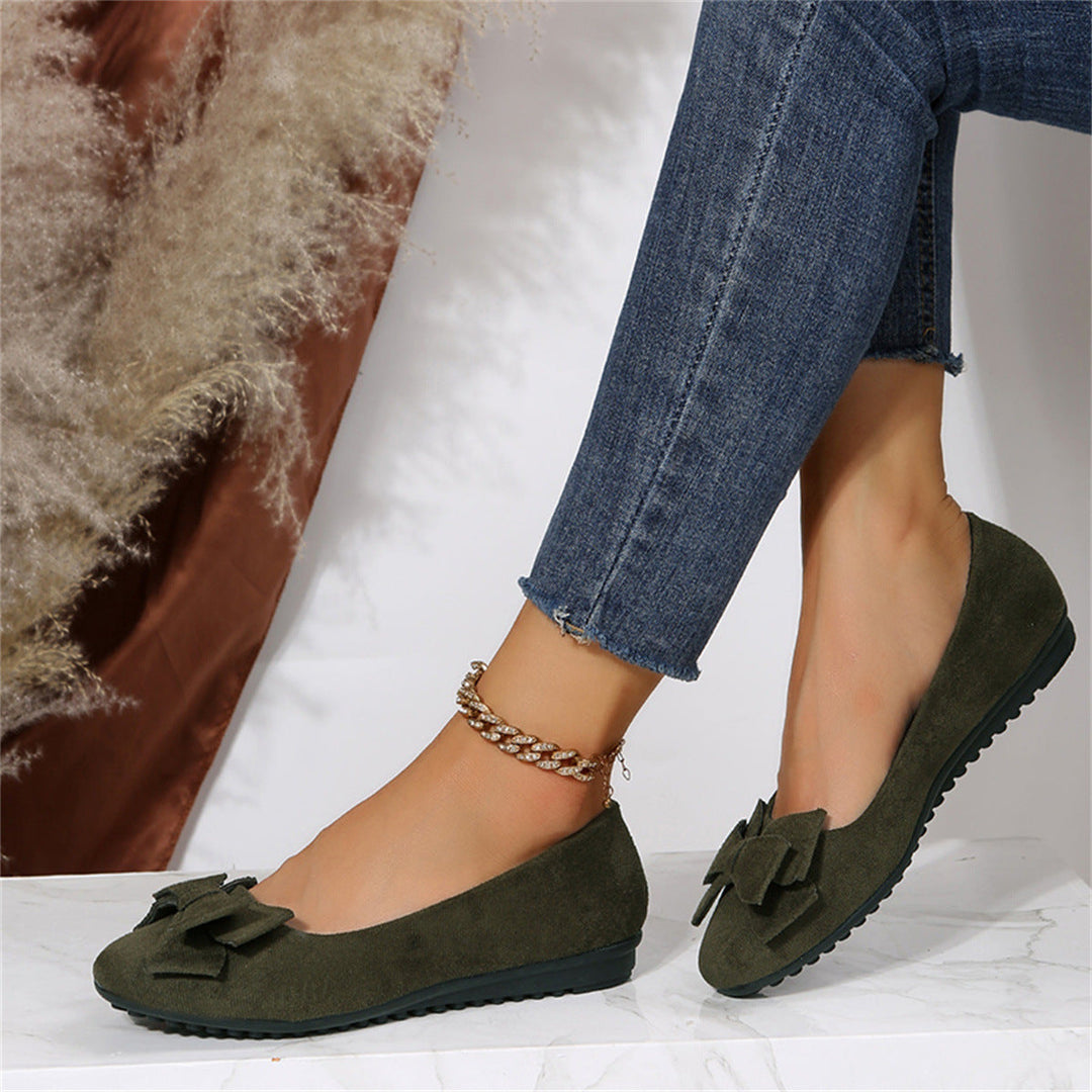Dark green supportive cushioned loafer flats. Orthopedic comfort shoes for women, slip-resistant.