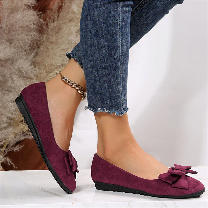 Slip-resistant women's cushioned loafer flats. Supportive footwear for everyday wear & comfort.