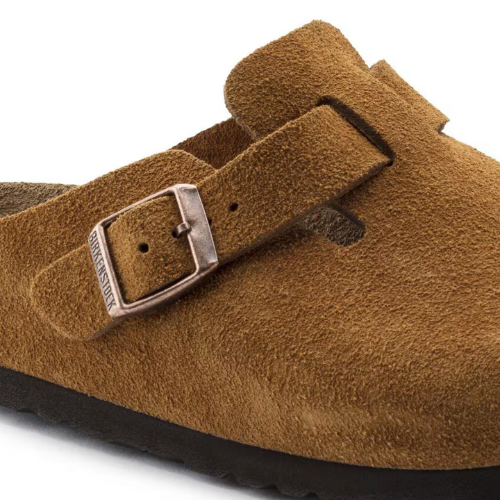 Durable women's taupe clogs, slip-on style, anatomical footbed, perfect for casual comfort.