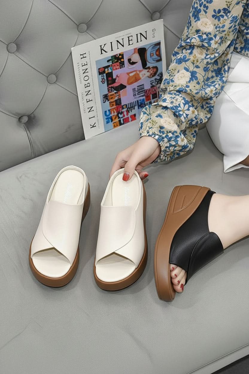 Slip-on women's comfort sandals, designed with thick cushioning and a lightweight feel for summer and beach days.