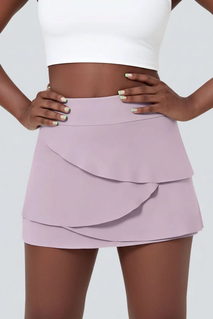 Stylish women's tiered golf skirt for activewear and athleisure, ensuring comfort during play.