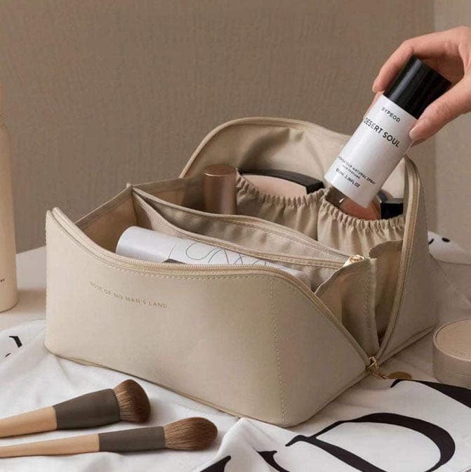 Stylish women's vanity case & toiletry bag. Keep your makeup, brushes, and accessories neatly organized.