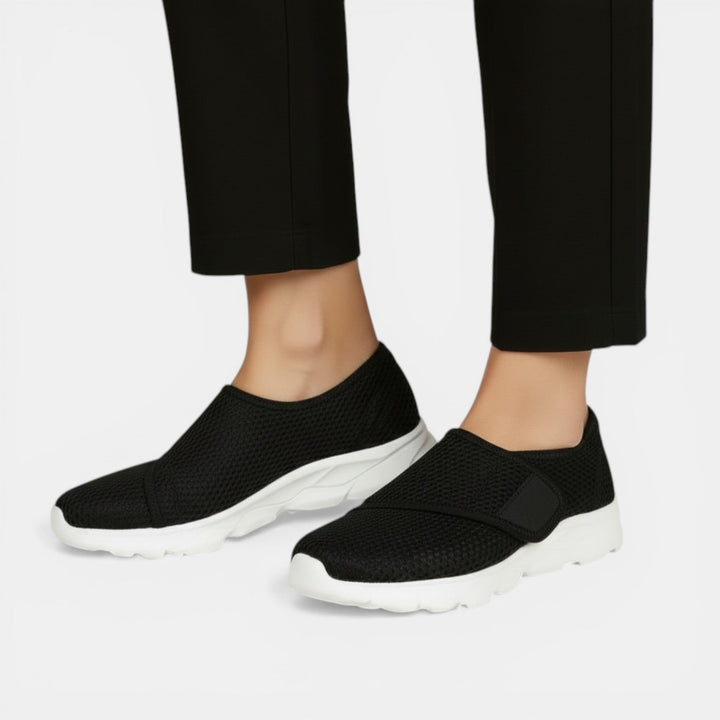 Orthopedic women's sneakers, ultra lightweight & breathable for walking, all-day comfort & foot support.