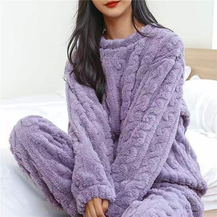 Women's ultra-soft comfortable pajama set, two-piece loungewear for a relaxed fit and cozy sleep.