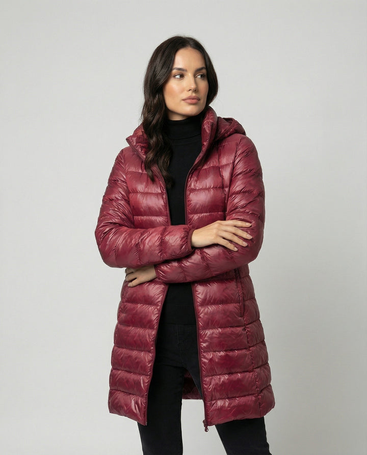 Stylish ultralight women's jacket with hood, ideal for spring, fall, and transitional weather.