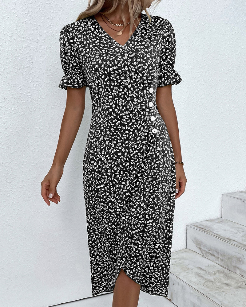 Stunning v-neck floral summer dress, a flowy A-line midi design that’s perfect for resort or party wear.
