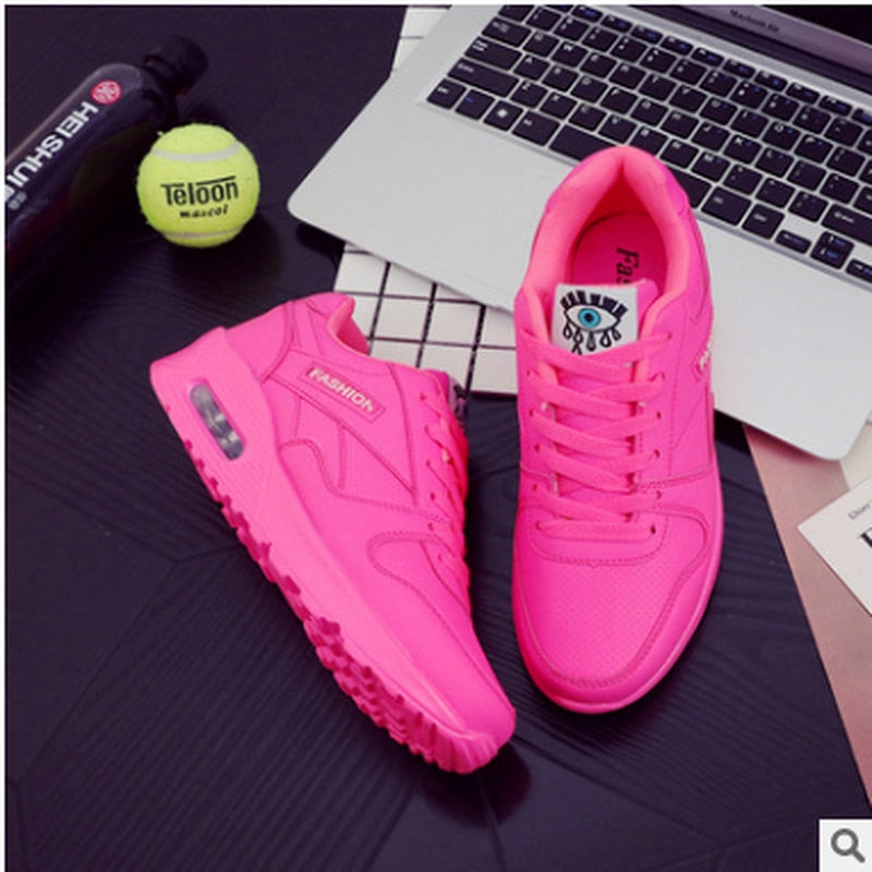 Black Valencia chunky fashion sneakers for women, combining sleek style & comfort for daily wear.