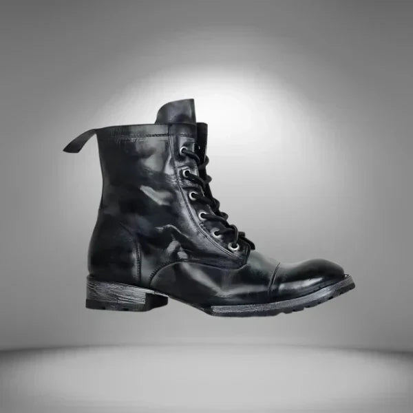 Vintage style women's lace-up combat boots, rugged and durable. Perfect fall/winter fashion ankle boots.