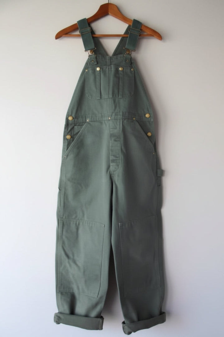 Comfortable women's vintage relaxed bib overalls, adjustable straps & utility pockets, ideal for everyday fashion.