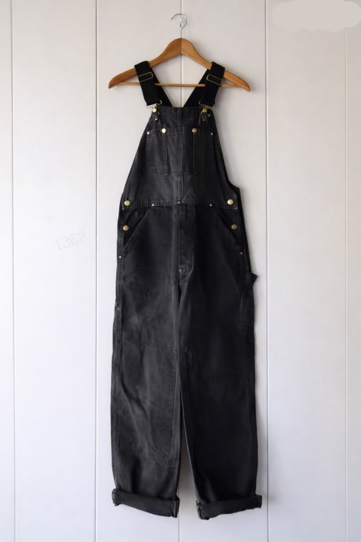 Relaxed fit women's vintage bib overalls with practical pockets, great for comfortable, casual everyday style.