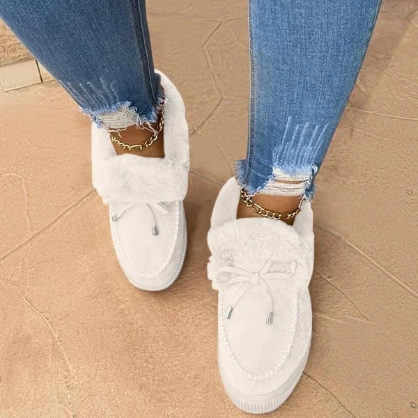 Insulated cotton round-toe women's comfort shoes. Keep warm and cozy during winter daily wear.