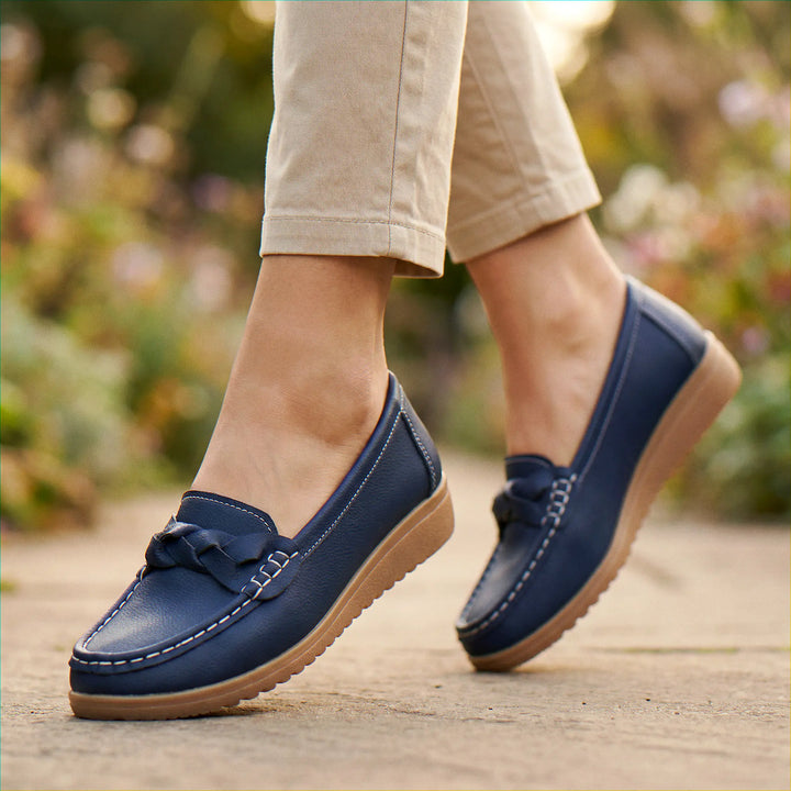 Womens wide fit loafers for comfort, featuring orthopedic design & arch support.