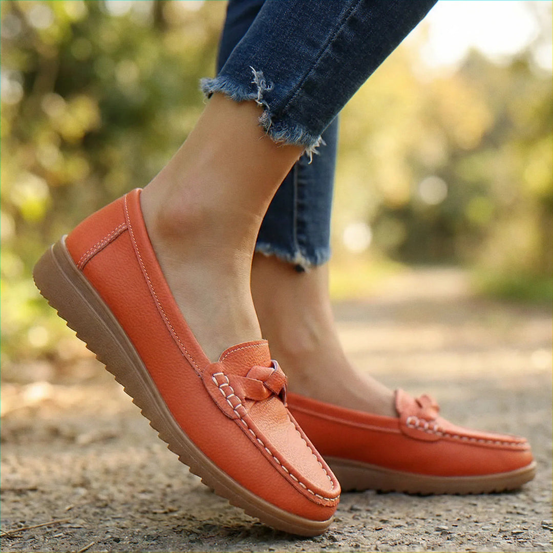 Womens casual loafers, wide fit, orthopedic, with arch support for comfort.