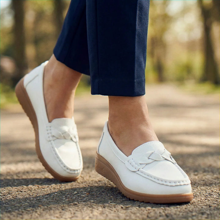 Comfortable wide fit women's loafers, orthopedic, offering arch support.