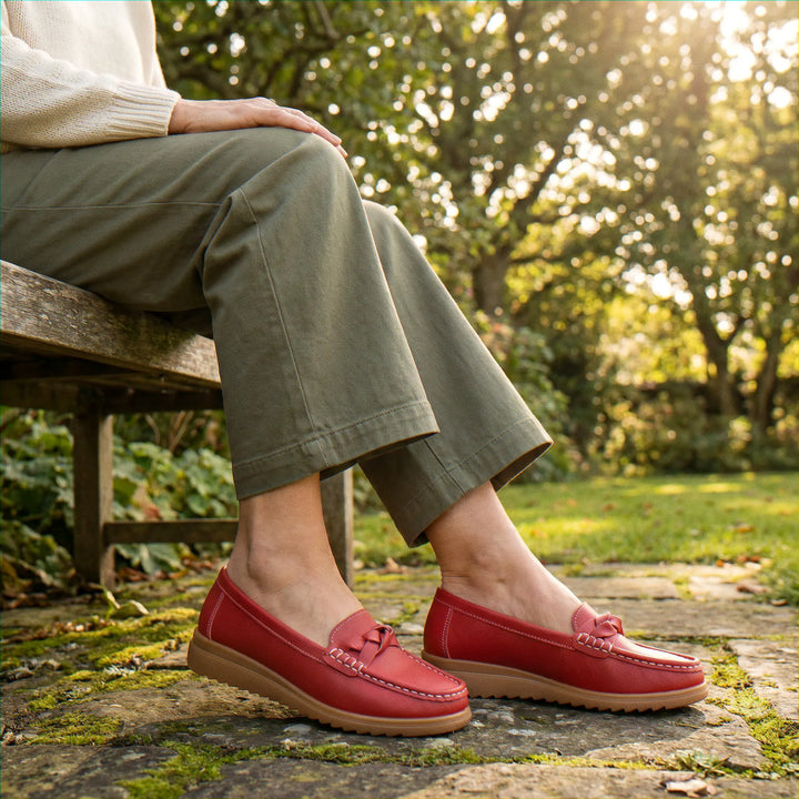 Womens wide fit loafers with orthopedic arch support, perfect for comfort.