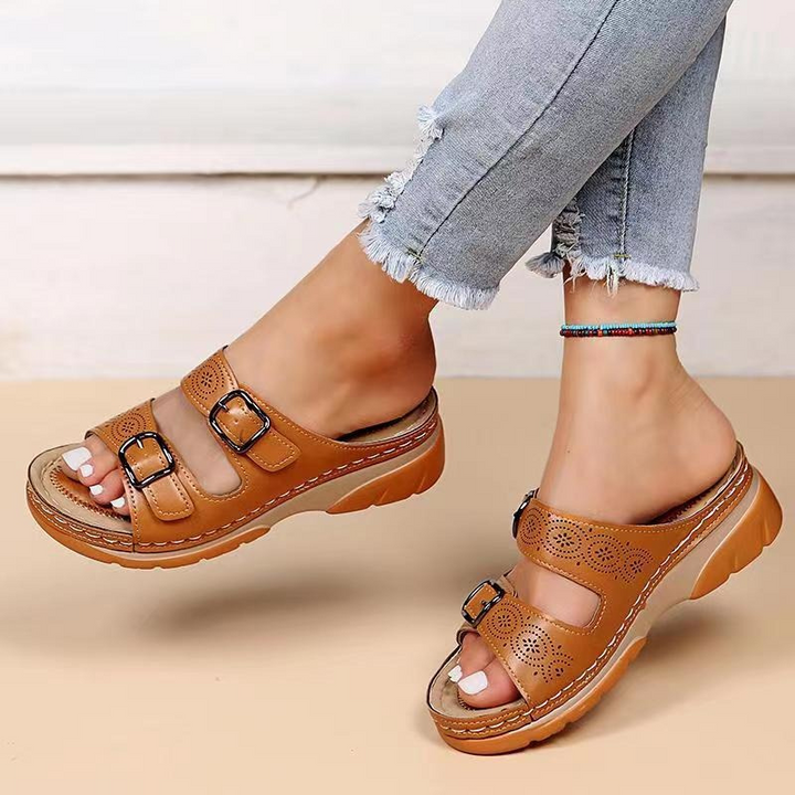 Versatile women's wide fit orthopedic sandals, offering arch support for all-day comfort.
