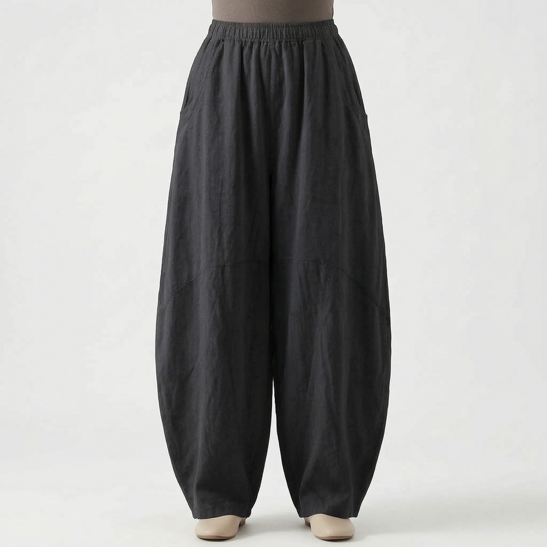 Versatile women's wide-leg flowy comfort pants. Elastic waist and loose fit make them ideal daily summer trousers.