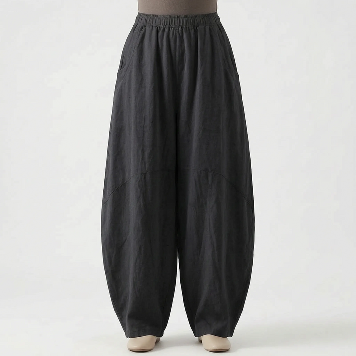 Versatile women's wide-leg flowy comfort pants. Elastic waist and loose fit make them ideal daily summer trousers.