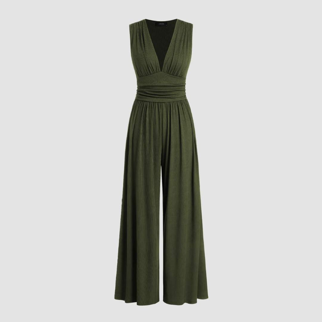 Trendy women's wide-leg sleeveless jumpsuit, ideal for comfortable summer style and fashion.