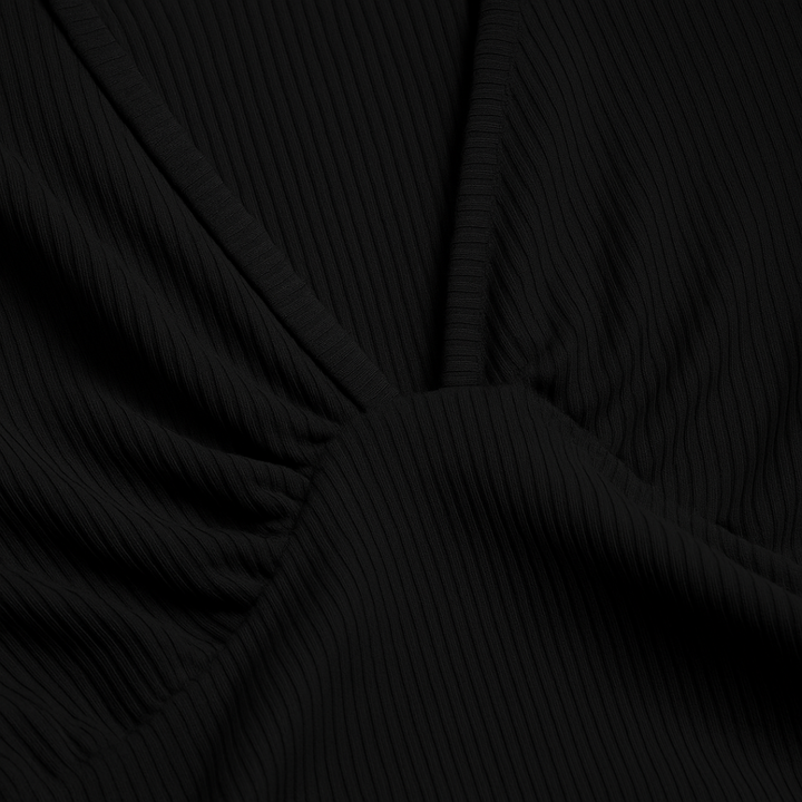 Sleeveless wide-leg jumpsuit for women, offering a relaxed, comfortable fit and elegant summer style.